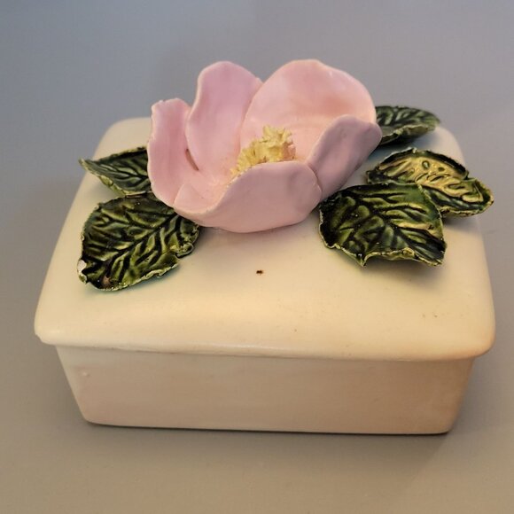 Decorative Ceramic Trinket Box With Floral Design & Lid - Picture 1 of 9